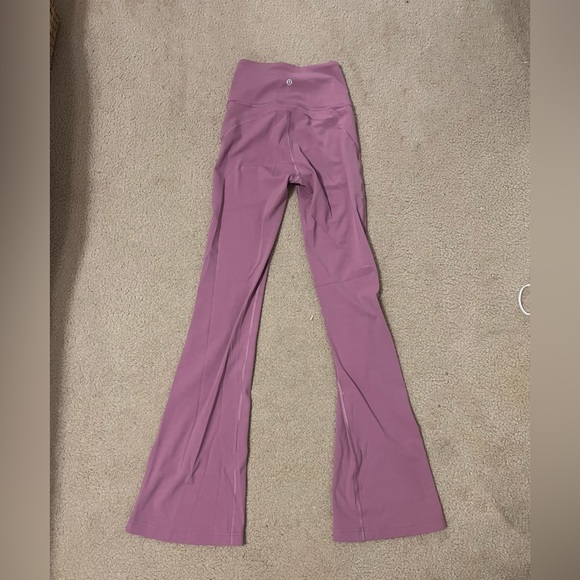 Lulu lemons flare leggings 28 inch. Velvet dust. - Picture 3 of 3